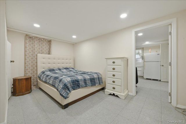 13514 220th Street, Laurelton, NY 11413