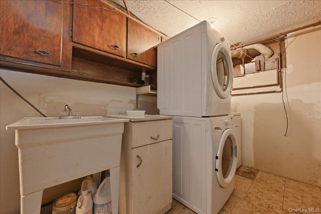 13514 220th Street, Laurelton, NY 11413