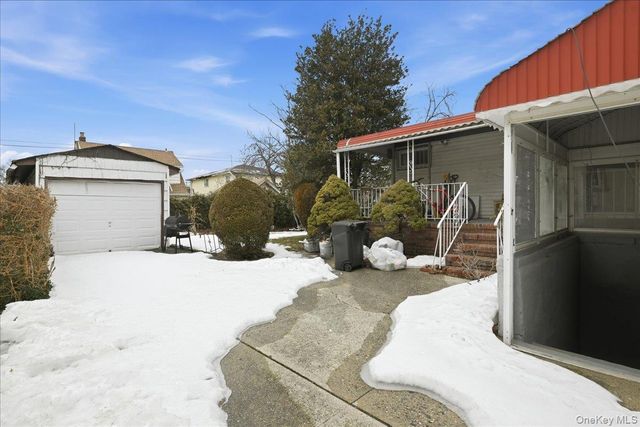 13514 220th Street, Laurelton, NY 11413