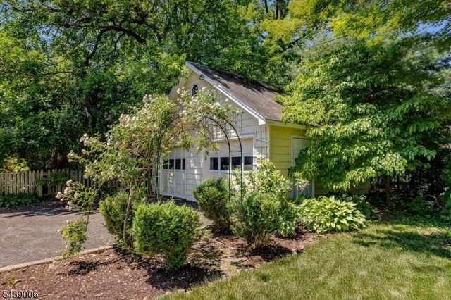 8 Summit St, Glen Ridge Boro Twp., NJ 07028