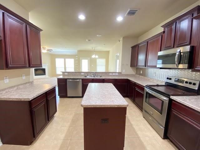130 Meadow Crest Drive, Princeton, TX 75407