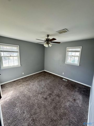 4006 Mcewen Drive NW, Huntsville, AL 35810