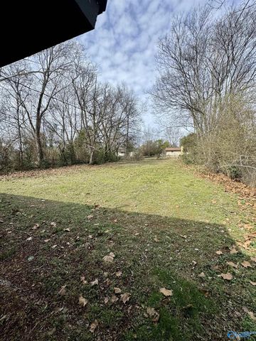 4006 Mcewen Drive NW, Huntsville, AL 35810