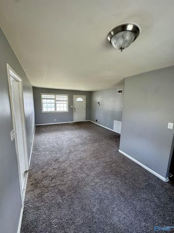 4006 Mcewen Drive NW, Huntsville, AL 35810