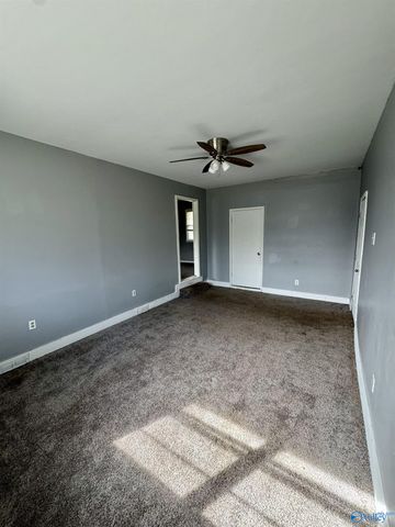 4006 Mcewen Drive NW, Huntsville, AL 35810