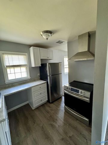 4006 Mcewen Drive NW, Huntsville, AL 35810