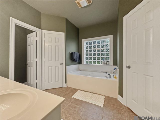 33902 Renee Dr, Denham Springs, LA 70706