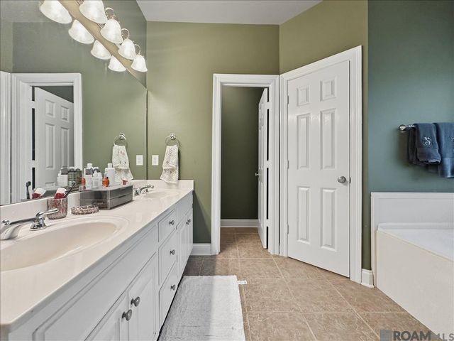 33902 Renee Dr, Denham Springs, LA 70706