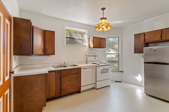 408 E Water Street, Cassopolis, MI 49031