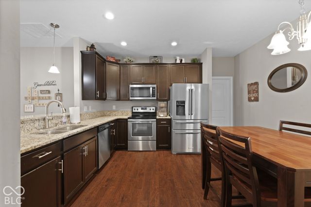 1212 Blackthorne S, Plainfield, IN 46168