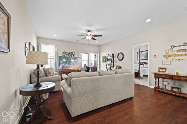 1212 Blackthorne S, Plainfield, IN 46168
