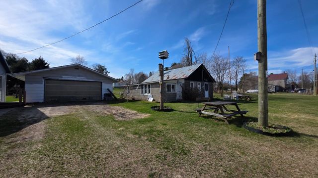 14 S 5th Street, Hinton Twp, MI 49336