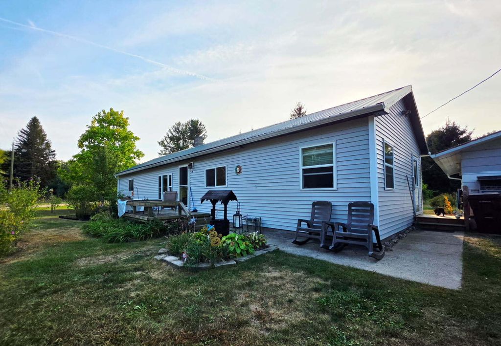 14 S 5th Street, Hinton Twp, MI 49336