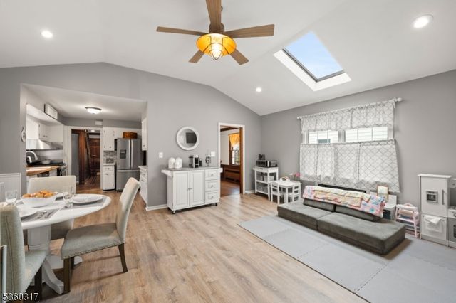 35 Farrington St, West Caldwell Twp., NJ 07006