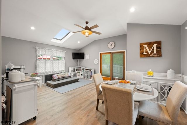 35 Farrington St, West Caldwell Twp., NJ 07006