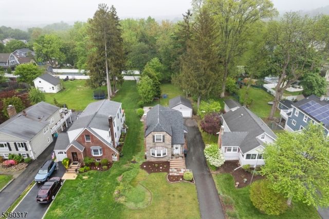 35 Farrington St, West Caldwell Twp., NJ 07006