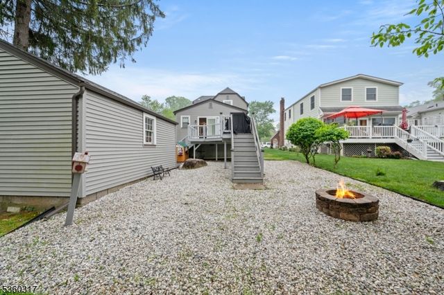 35 Farrington St, West Caldwell Twp., NJ 07006