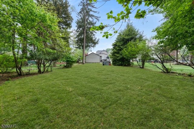 35 Farrington St, West Caldwell Twp., NJ 07006