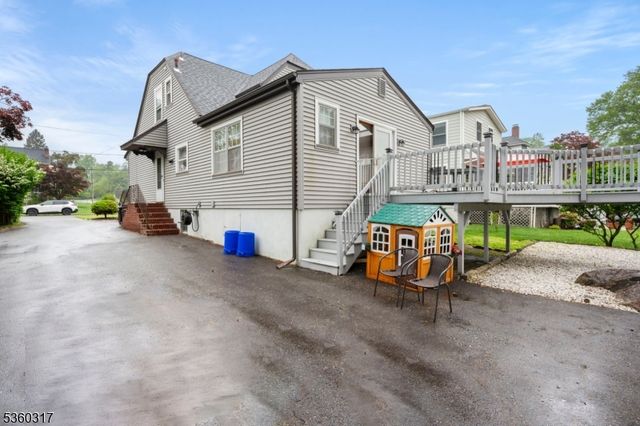 35 Farrington St, West Caldwell Twp., NJ 07006