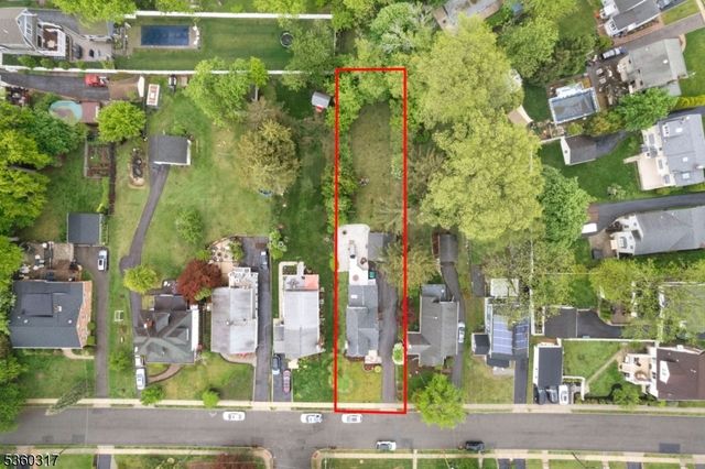 35 Farrington St, West Caldwell Twp., NJ 07006
