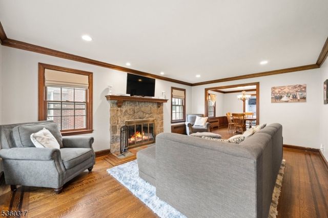 35 Farrington St, West Caldwell Twp., NJ 07006