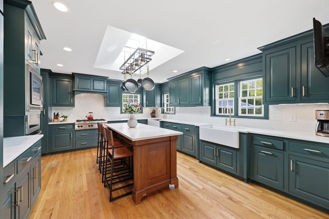 123 Englewood Road, Longmeadow, MA 01106