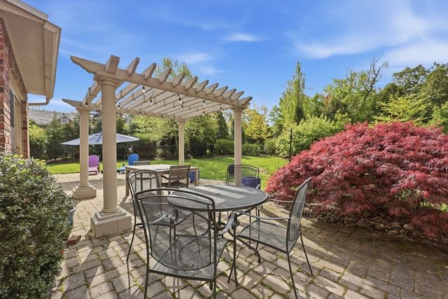 123 Englewood Road, Longmeadow, MA 01106