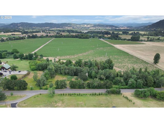 767 MELQUA Rd, Roseburg, OR 97471