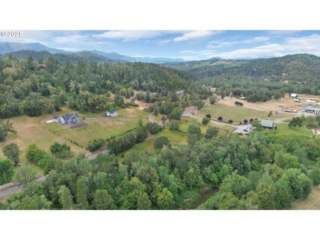 767 MELQUA Rd, Roseburg, OR 97471