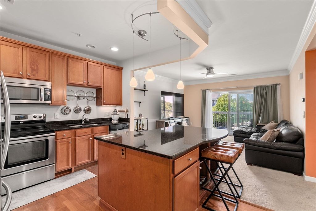 414 John Mahar Hwy A303, Braintree, MA 02184