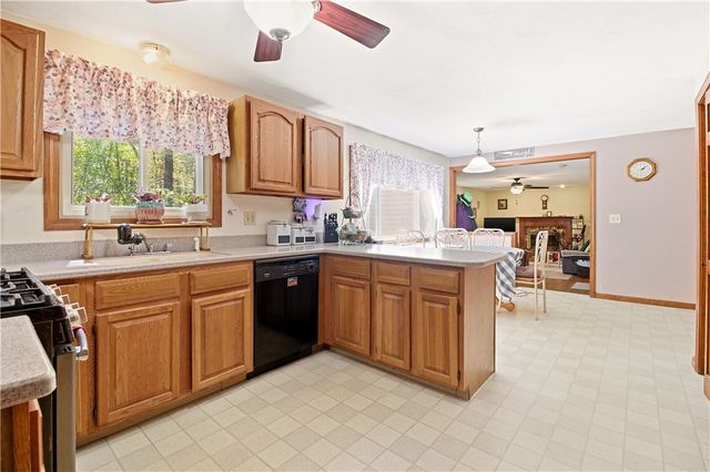 30 Wood Cove Drive, Coventry, RI 02816