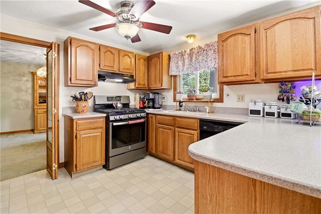 30 Wood Cove Drive, Coventry, RI 02816