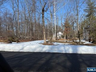 29 Wildwood Road, Saddle River, NJ 07458