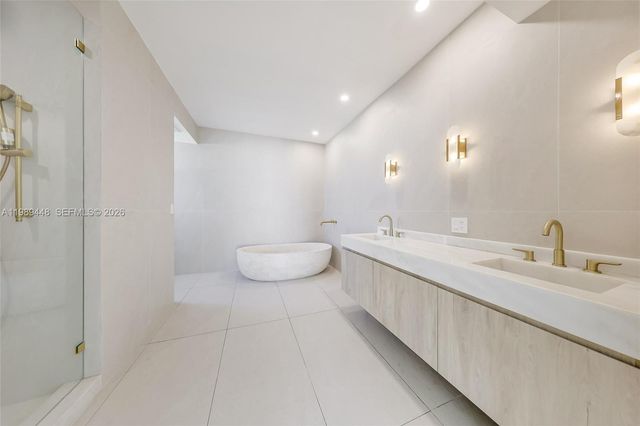 1865 S Ocean Dr 21C, Hallandale Beach, FL 33009