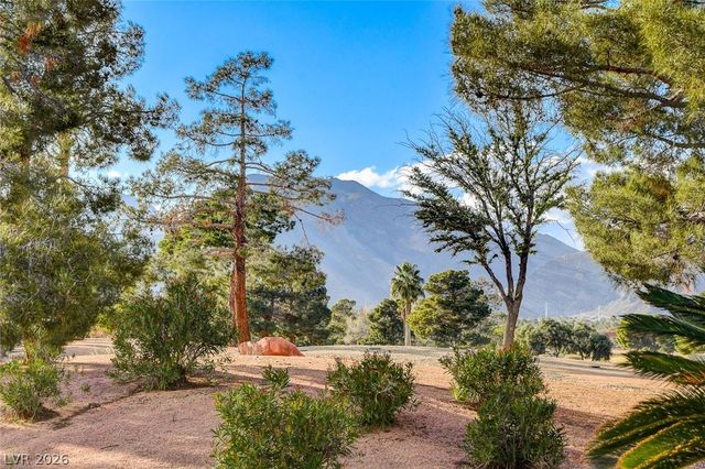 9037 Starmount Drive, Las Vegas, NV 89134