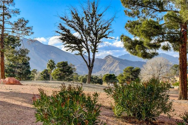 9037 Starmount Drive, Las Vegas, NV 89134