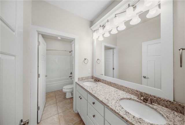 6506 Knoll View, Rogers, AR 72758
