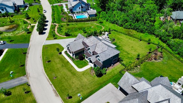 305 Briarwood Lane, Lincolnshire, IL 60069