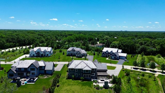 305 Briarwood Lane, Lincolnshire, IL 60069