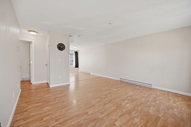 61 Pine St 13, Attleboro, MA 02703