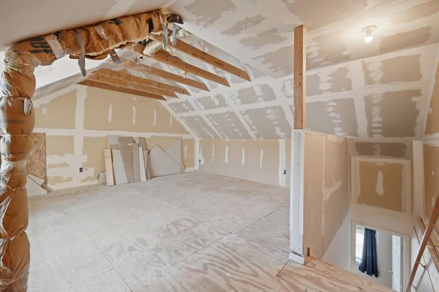 61 Pine St 13, Attleboro, MA 02703
