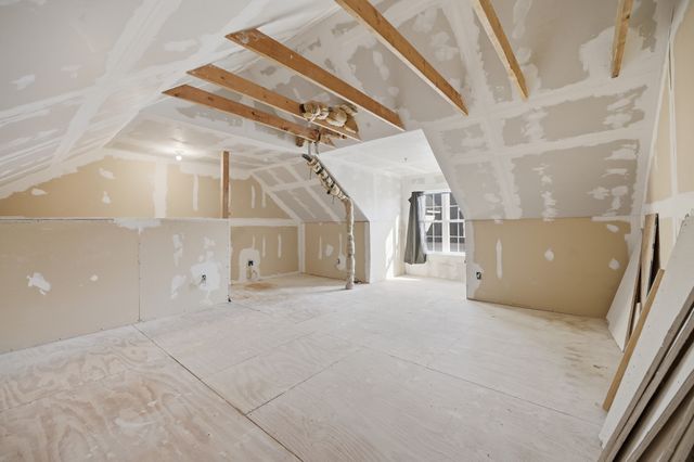 61 Pine St 13, Attleboro, MA 02703