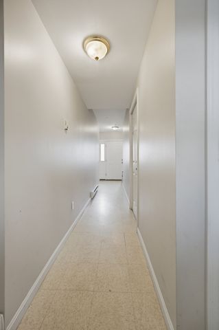 61 Pine St 13, Attleboro, MA 02703