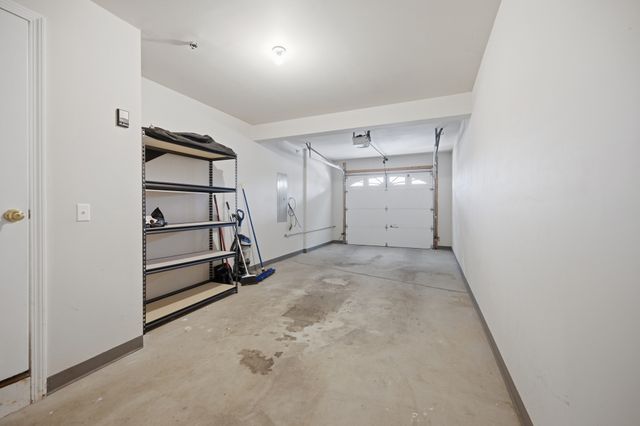 61 Pine St 13, Attleboro, MA 02703