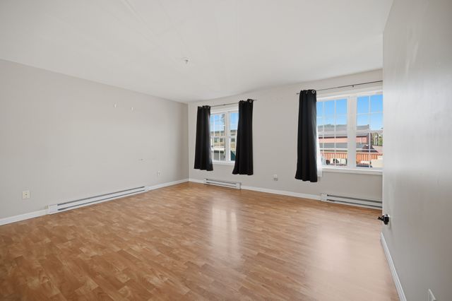 61 Pine St 13, Attleboro, MA 02703