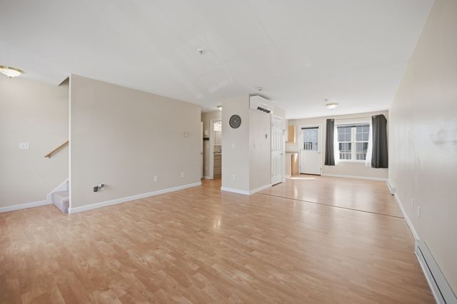 61 Pine St 13, Attleboro, MA 02703