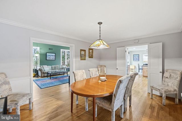 7607 MARYKNOLL AVE, Bethesda, MD 20817