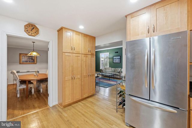 7607 MARYKNOLL AVE, Bethesda, MD 20817