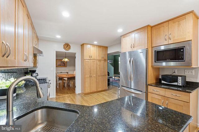 7607 MARYKNOLL AVE, Bethesda, MD 20817