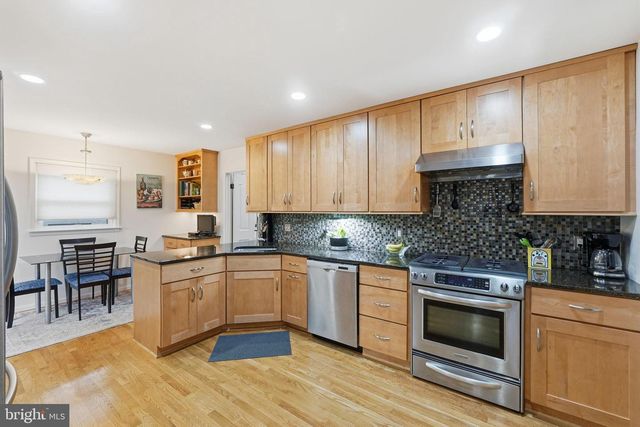 7607 MARYKNOLL AVE, Bethesda, MD 20817